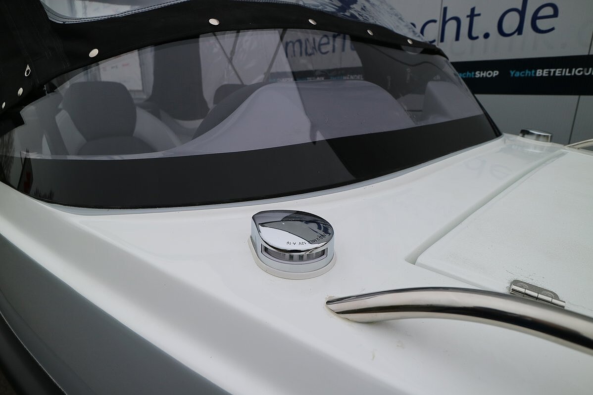 Das Bild zeigt unseren Mazury Fun 3 - Frontscheibe