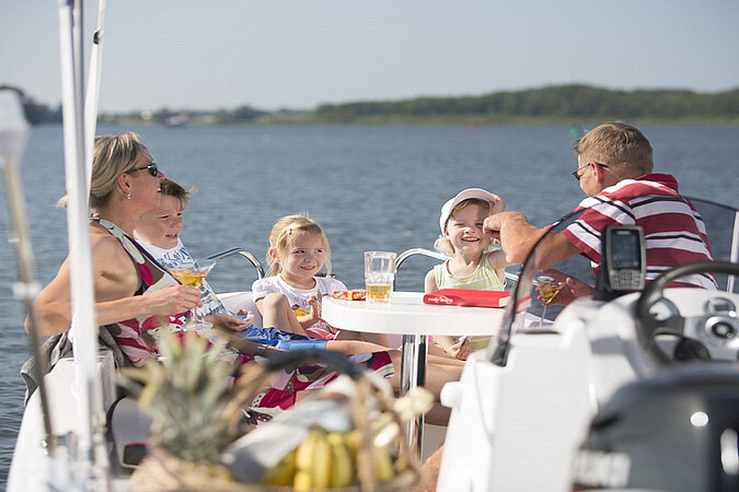 Dieses Bild zeigt eine Familie in unserer Aquila 4.8 Family.