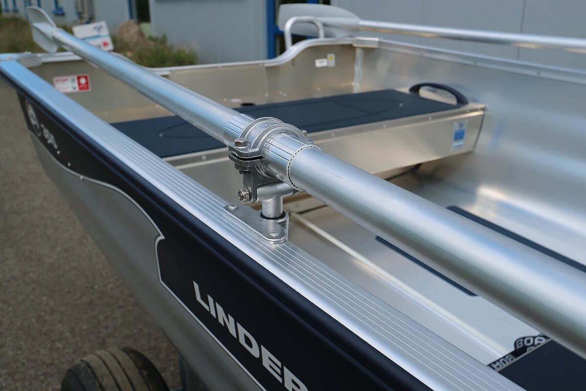 Dieses Bild zeigt unser Aluboot Linder Sportsman 355  - Ruderhalterung