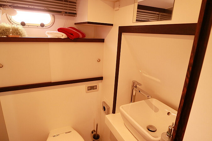 Dieses Bild zeigt unsere Yacht Jette - Jetten 37 AC - Bad anderer Winkel