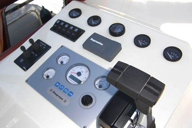 Dieses Bild zeigt unsere Yacht M-Line - M-Classic - Steuer