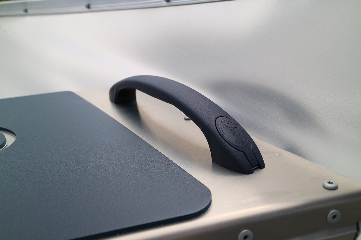 Dieses Bild zeigt unser Aluboot Linder Sportsman 355 - Haltegriff