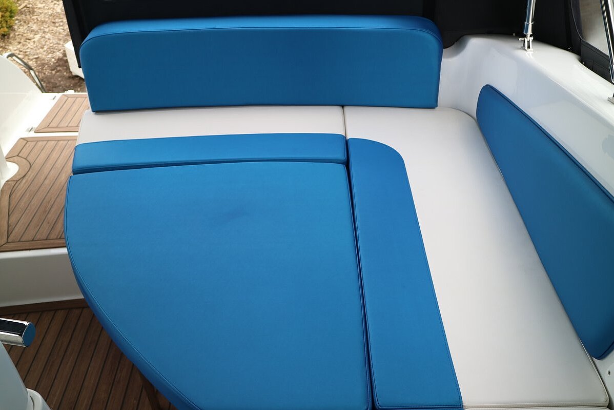 Dieses Bild zeigt unser Motorboot Saver 650 Cabin- Liegeecke