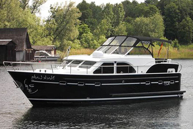 Dieses Bild zeigt unsere Yacht "M-Line - M-Retro"