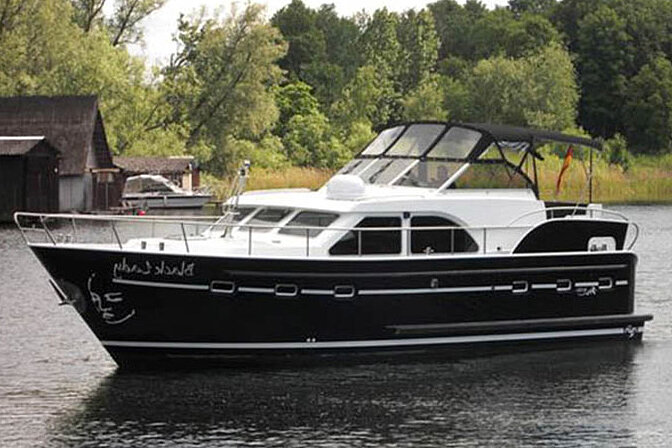 Dieses Bild zeigt unsere Yacht "M-Line - M-Retro"