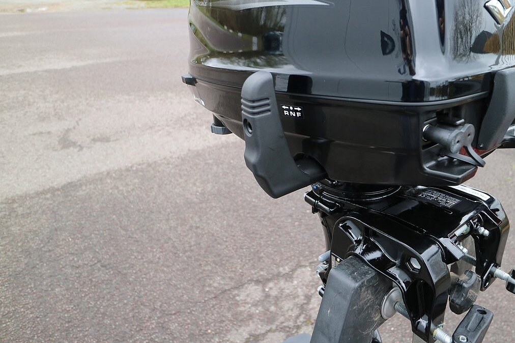 Dieses Bild zeigt den Motor Suzuki DF 5 AS.