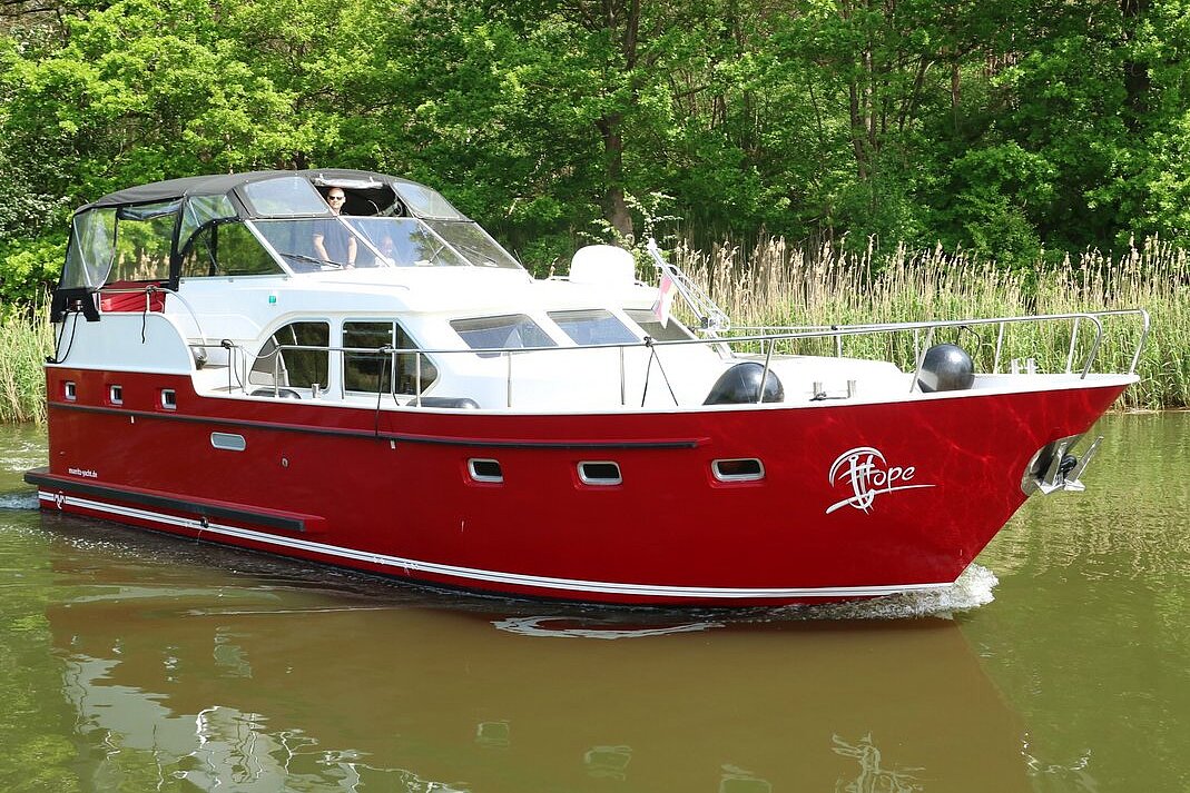 Dieses Bild zeigt unsere Yacht "Hope - M-Retro 130"