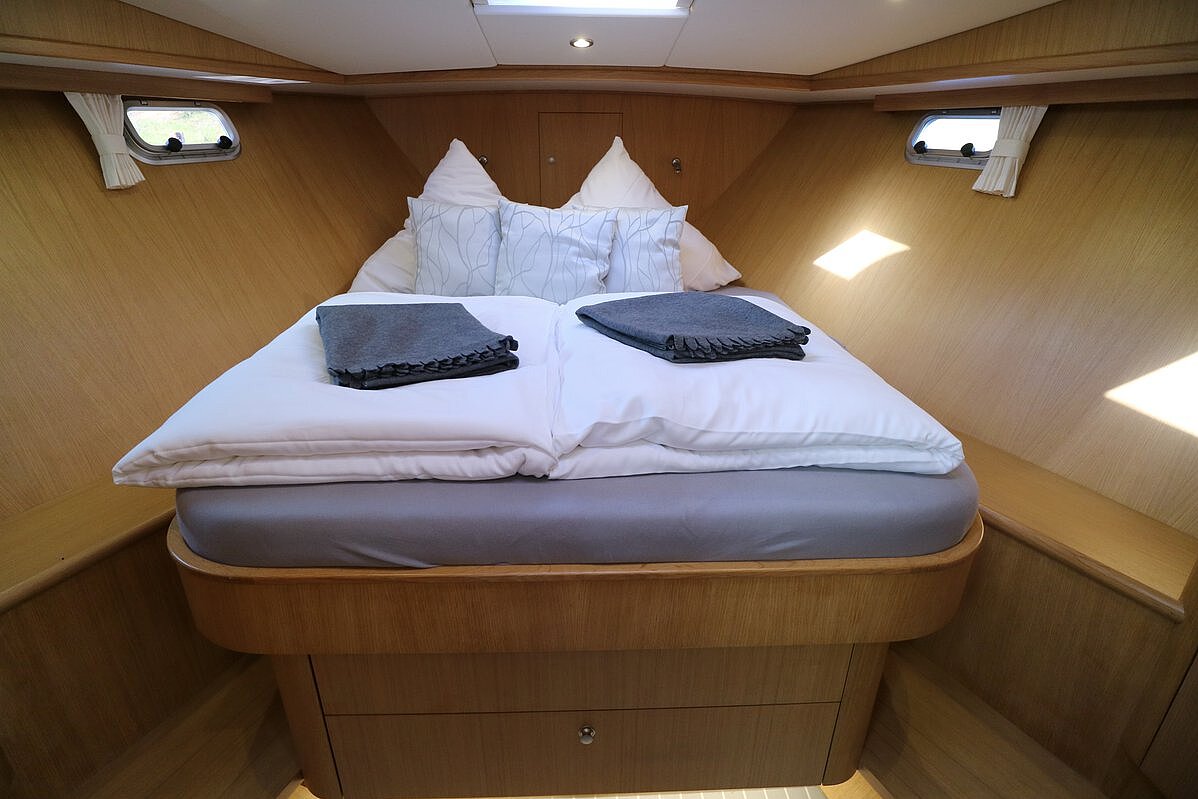 Dieses Bild zeigt unsere Yacht Leonie - Succes 115 Ultra - Schlafkabine zwei