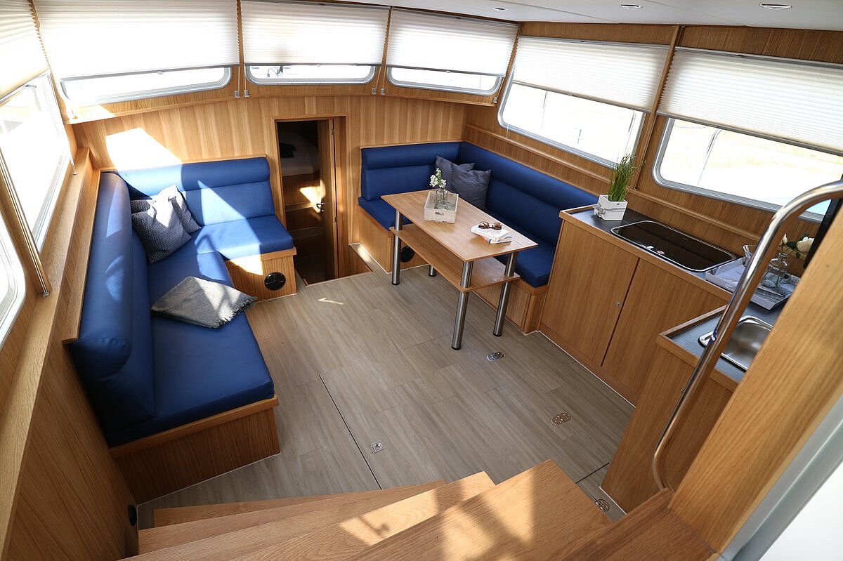 Dieses Bild zeigt unsere Yacht M-Line - M-Steven - Salon