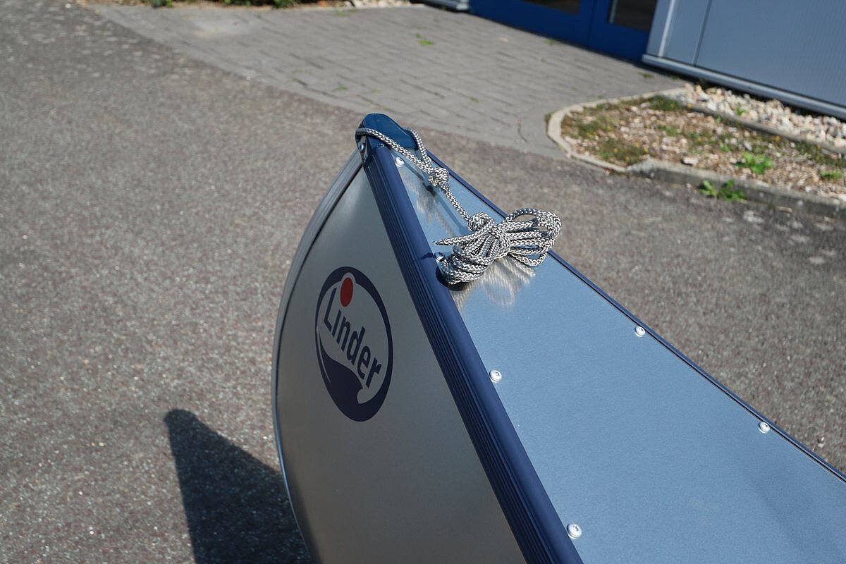 Dieses Bild zeigt unser Kanu Linder Inkas 525 - Alukanadier - Seil und Logo