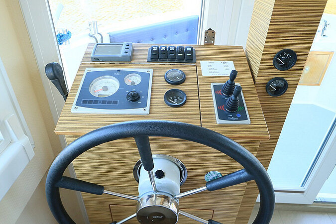 Dieses Bild zeigt unsere Yacht M-Line - M-Haus - Steuer