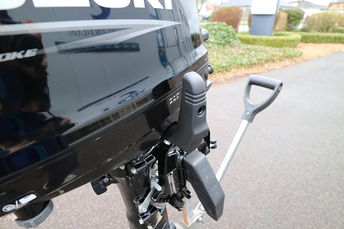 Dieses Bild zeigt den Motor Suzuki DF 5 AS.