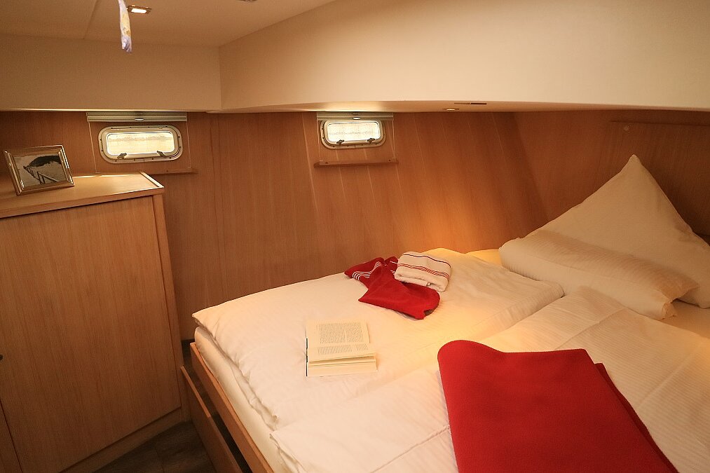 Dieses Bild zeigt unsere Yacht Sky Blue - M-Retro 140 Pool