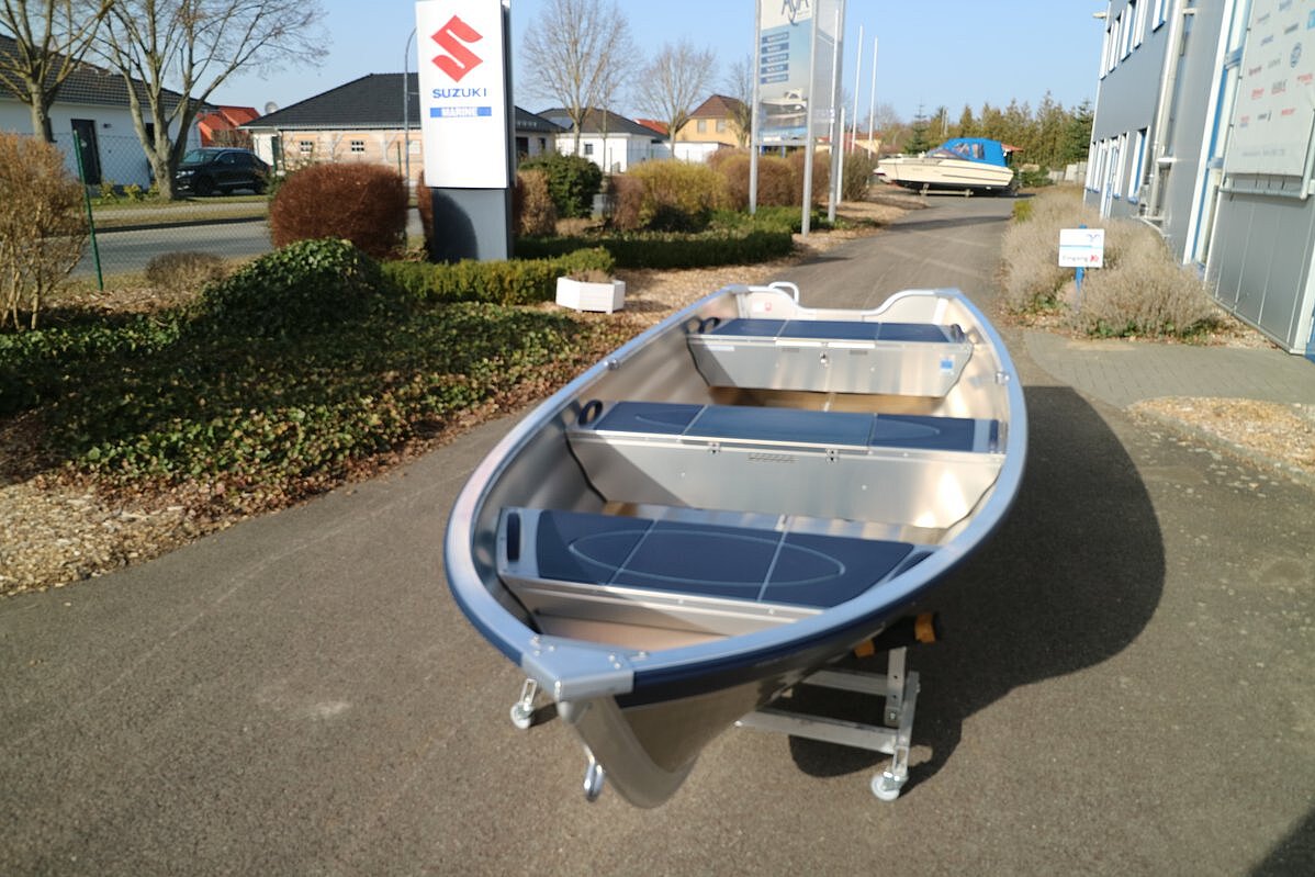 Dieses Bild zeigt die Linder Fishing 440 von oben..