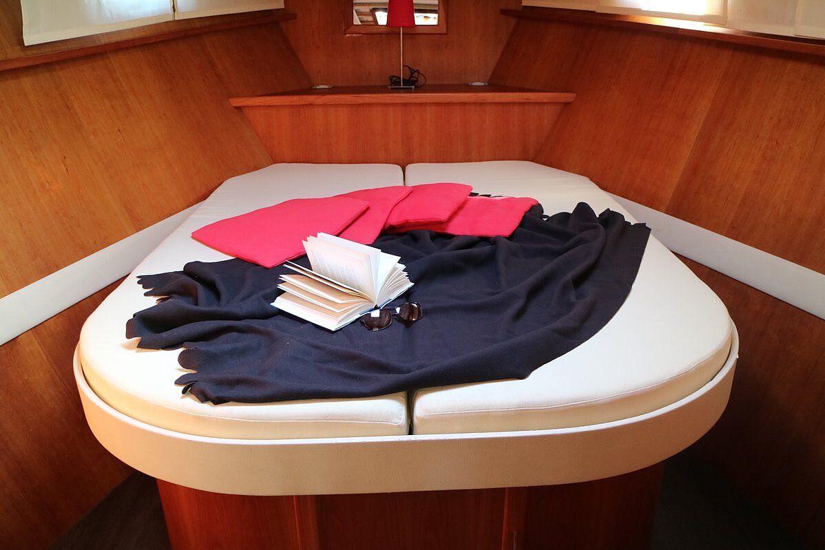 Dieses Bild zeigt unsere Yacht Topas - Siemer 44 Exclusiv - Schlafkabine zwei Bug