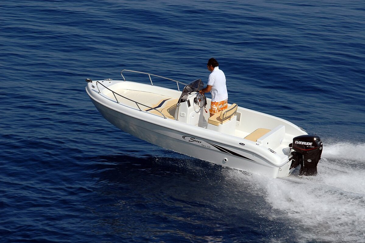 Dieses Bild zeigt unser Motorboot Saver 520 Open