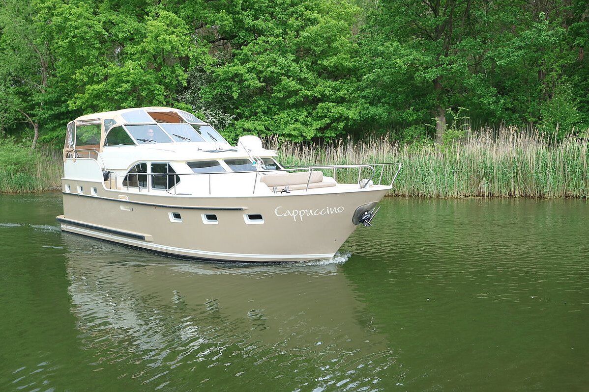 Dieses Bild zeigt unsere Yacht "Cappuccino - M-Retro 120"