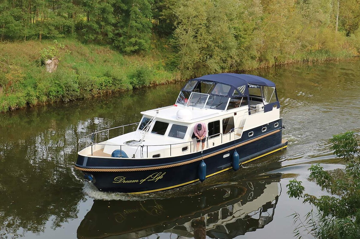 Dieses Bild zeigt unsere Yacht "M-Line - M-Classic"