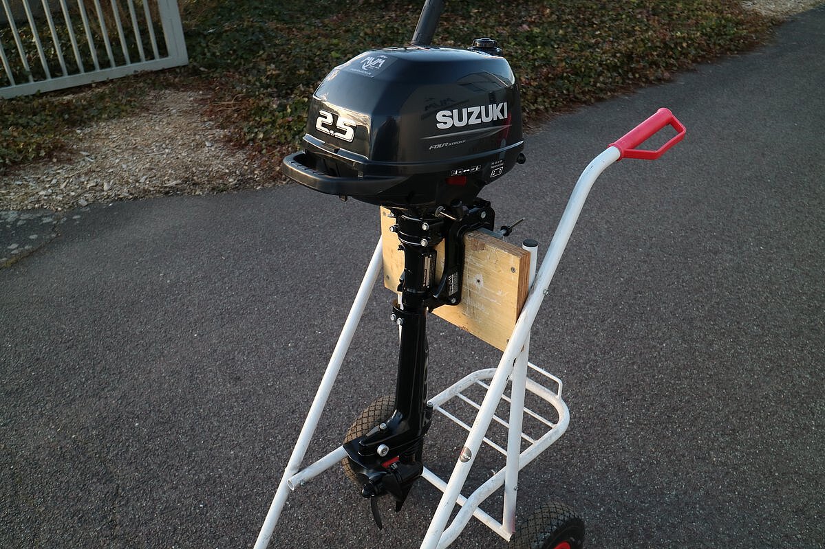 Dieses Bild zeigt den Motor Suzuki DF 2.5 S.