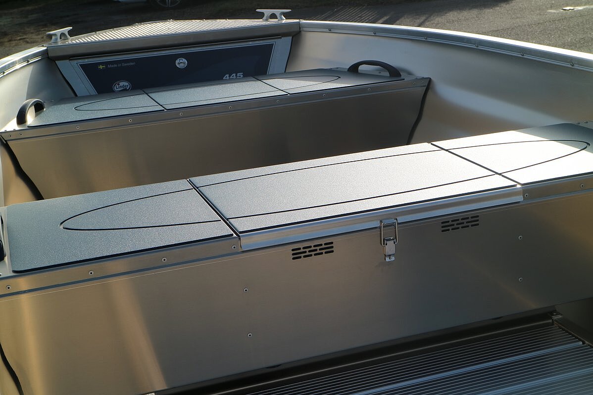 Dieses Bild zeigt unser Aluboot Linder Sportsman 445 Basic  - Mittlerer und vorderer Sitz
