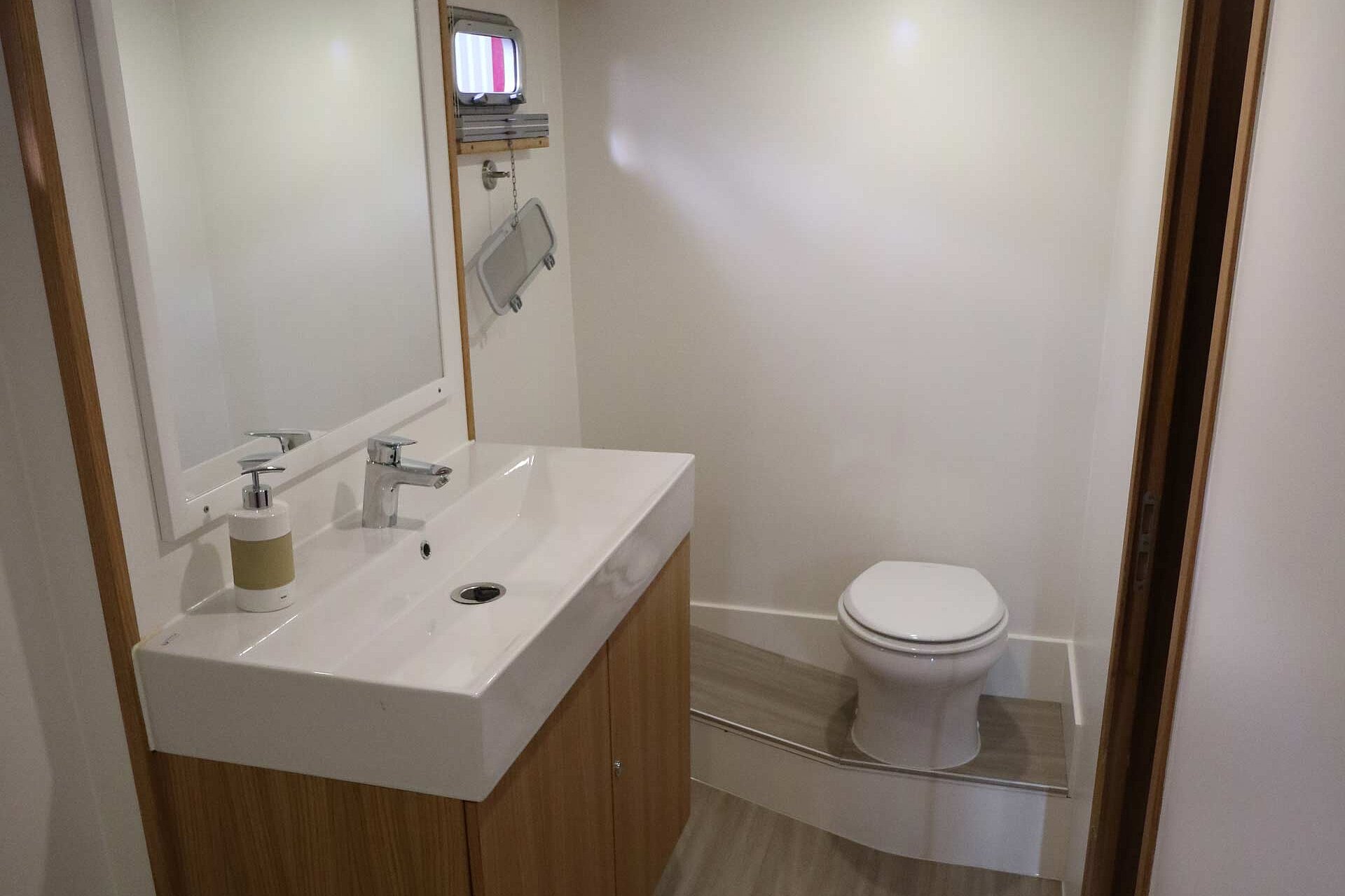 Dieses Bild zeigt unsere Yacht M-Line - M-Steven - Bad