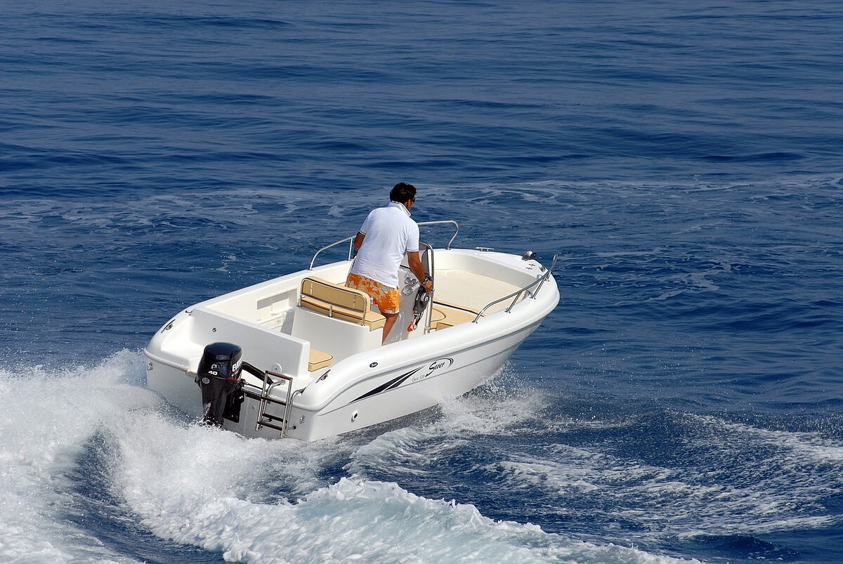 Dieses Bild zeigt unser Motorboot Saver 520 Open