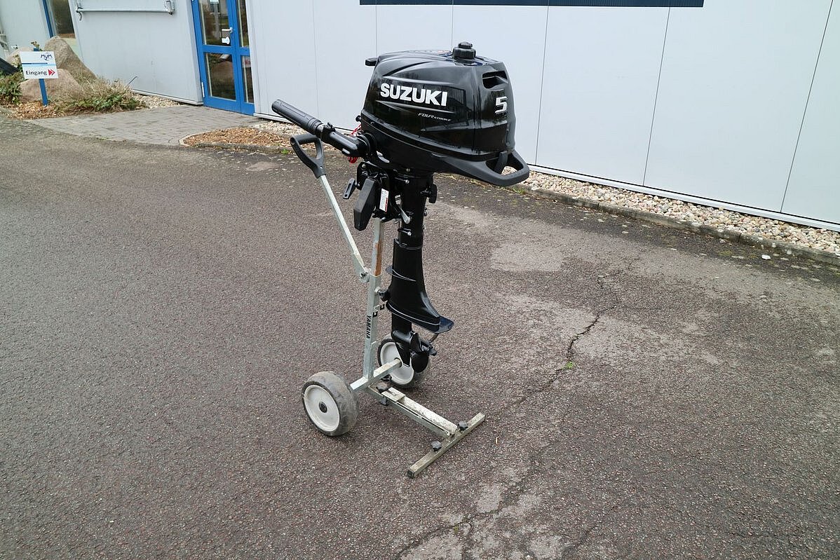 Dieses Bild zeigt den Motor Suzuki DF 5 AS.