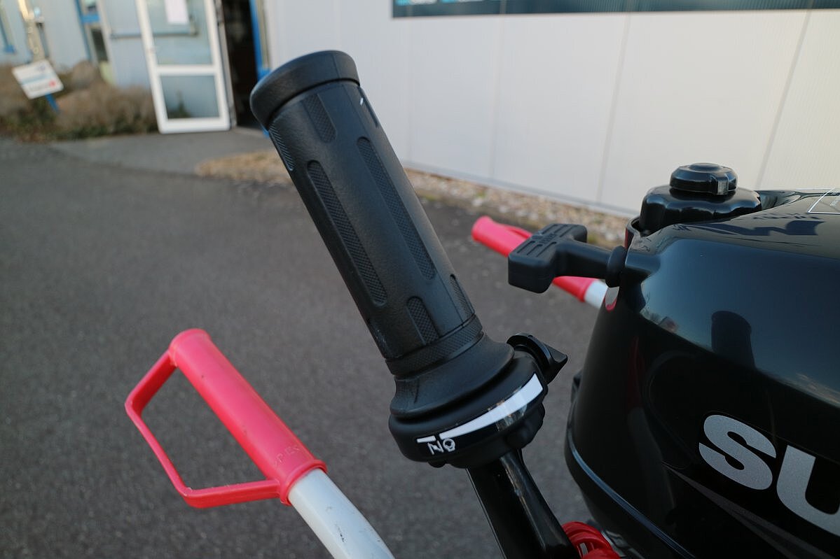 Dieses Bild zeigt den Motor Suzuki DF 2.5 S.