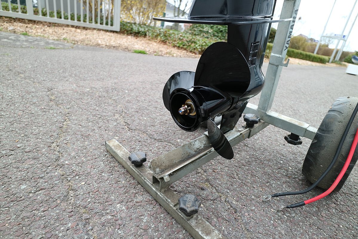 Dieses Bild zeigt den Ausstellungsmotor Suzuki DF 15 ARL.