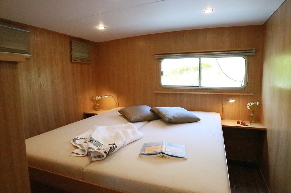 Dieses Bild zeigt unsere Yacht Cappuccino - M-Retro 120 - Schlafkabine zwei