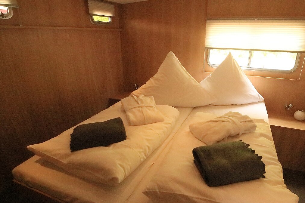 Dieses Bild zeigt unsere Yacht Hope - M-Retro 130 - Schlafkabine andere Winkel