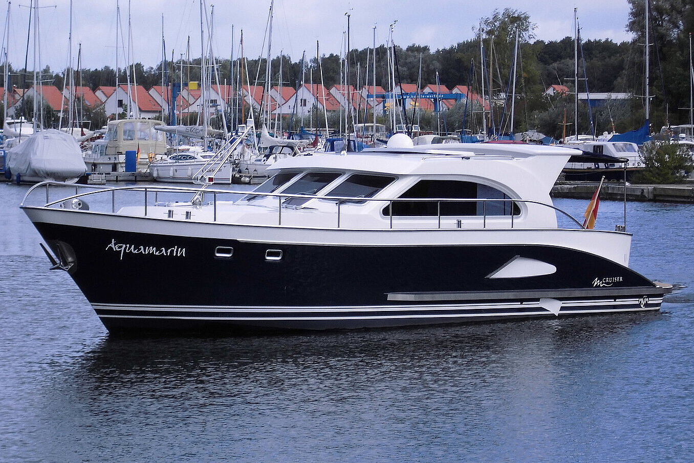 Dieses Bild zeigt unsere Yacht "Aquamarin - M-Cruiser 125"
