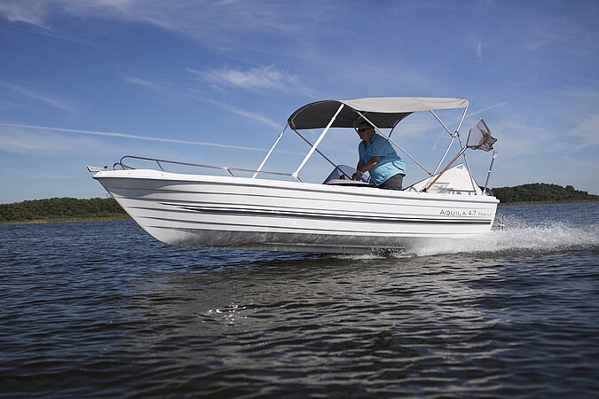 Dieses Bild zeigt unsere Aquila 4.8 Family von der linken Seite.