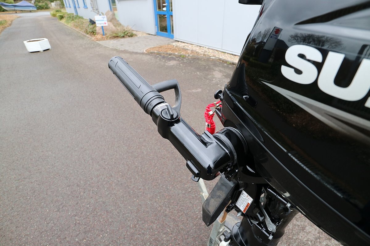 Dieses Bild zeigt den Motor Suzuki DF 5 AS.