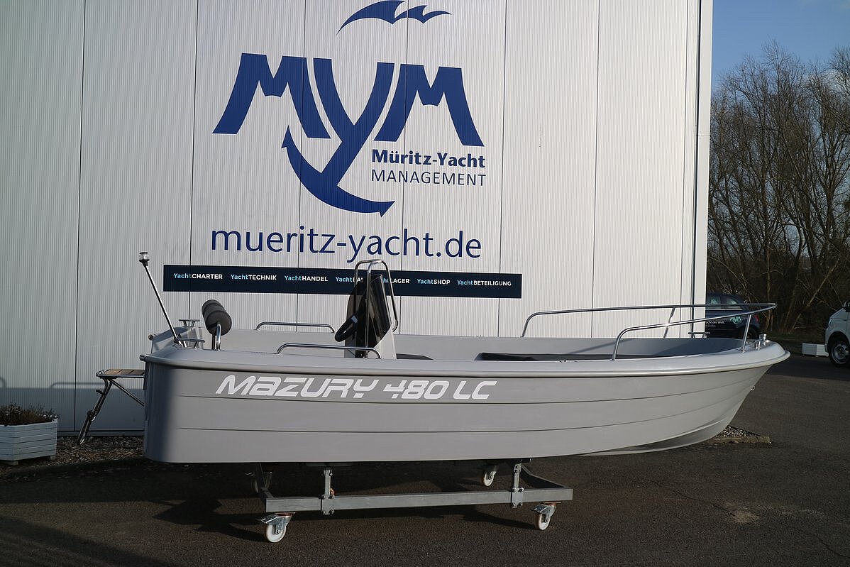 Das Bild zeigt unseren Mazury 480 LC von der Seite.