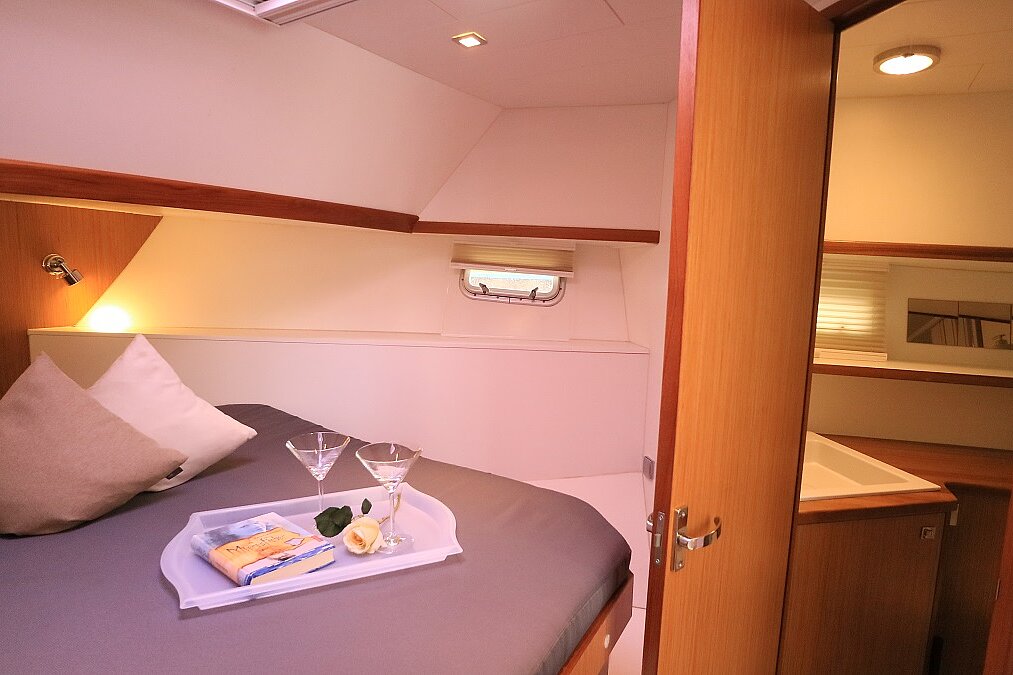 Dieses Bild zeigt unsere Yacht Platinum - M-Retro 120 - Schlafkabine nahansicht