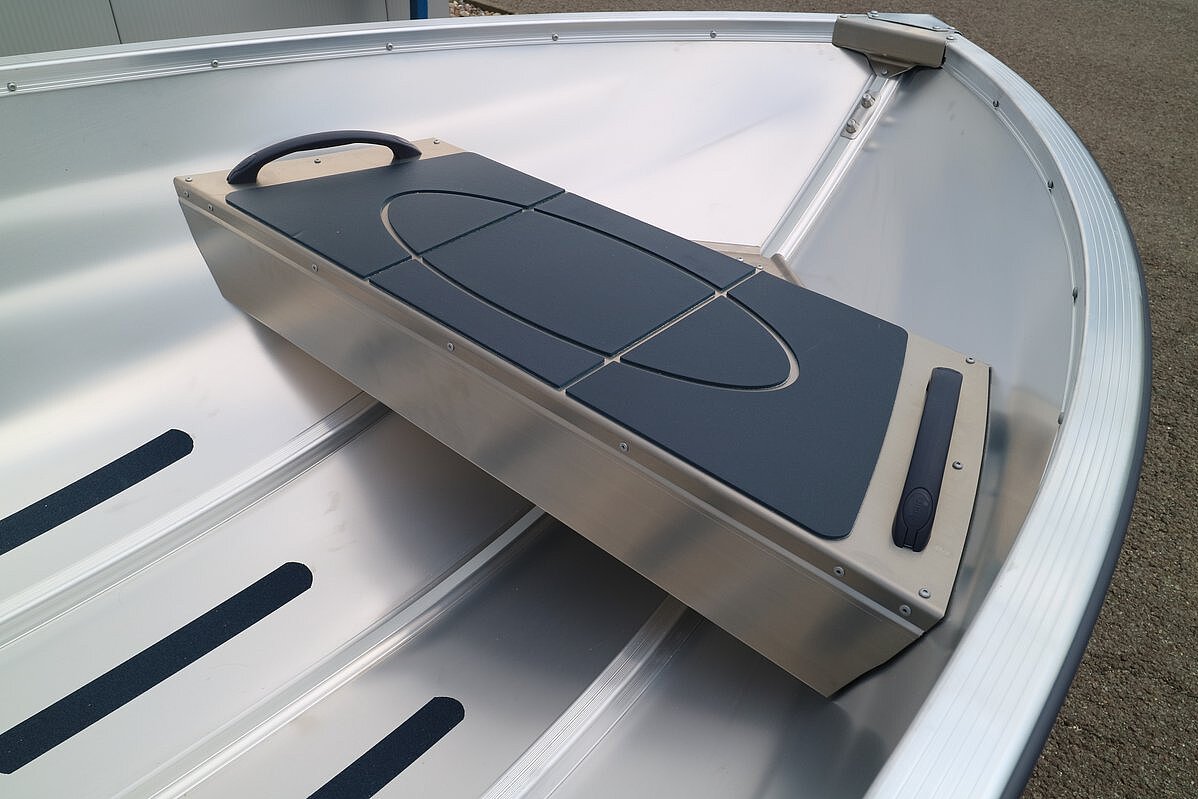 Dieses Bild zeigt unser Aluboot Linder Sportsman 355  - vorderer Sitz