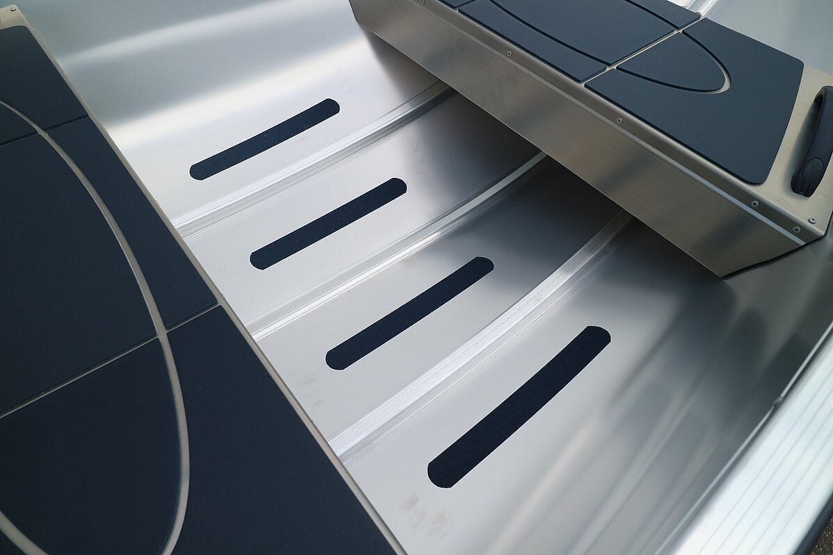 Dieses Bild zeigt den Boden der Linder Sportsman 355.