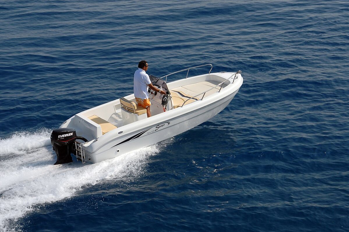 Dieses Bild zeigt unser Motorboot Saver 520 Open
