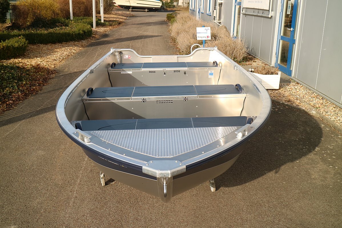 Dieses Bild zeigt unser Aluboot Linder Sportsman 445 Basic  - Ansicht von vorne