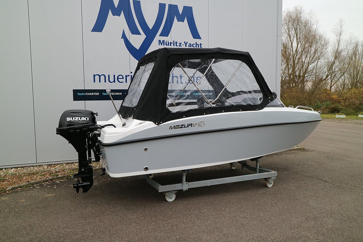 Das Bild zeigt unseren Mazury Fun 3 von der Seite.