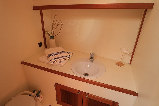 Dieses Bild zeigt unsere Yacht M-Line - M-Classic - bad