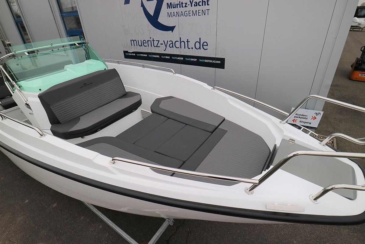 Dieses Bild zeigt unser Motorboot - Northmaster 645 Open - Ausstellungsboot