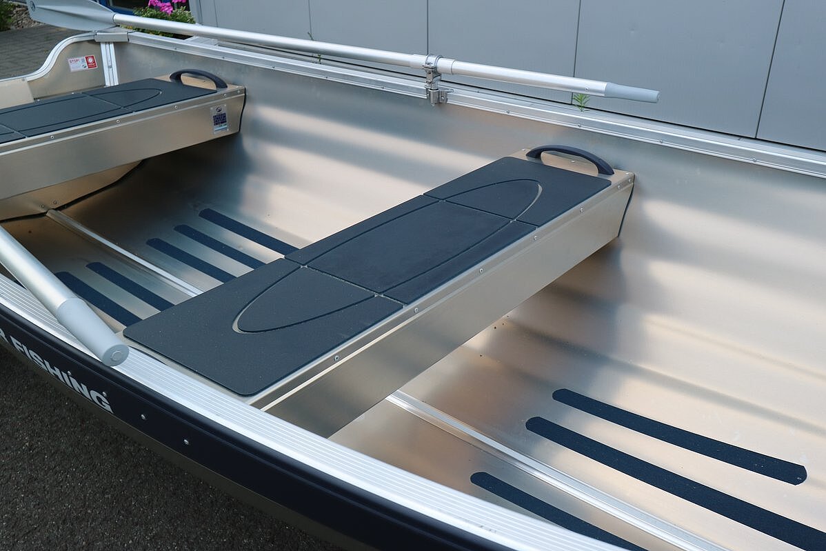 Dieses Bild zeigt unser Aluboot Linder Fishing 410  - Sitz mitte