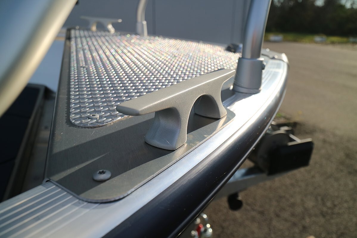 Dieses Bild zeigt unser Aluboot Linder Arkip 460 - Seilhalterung