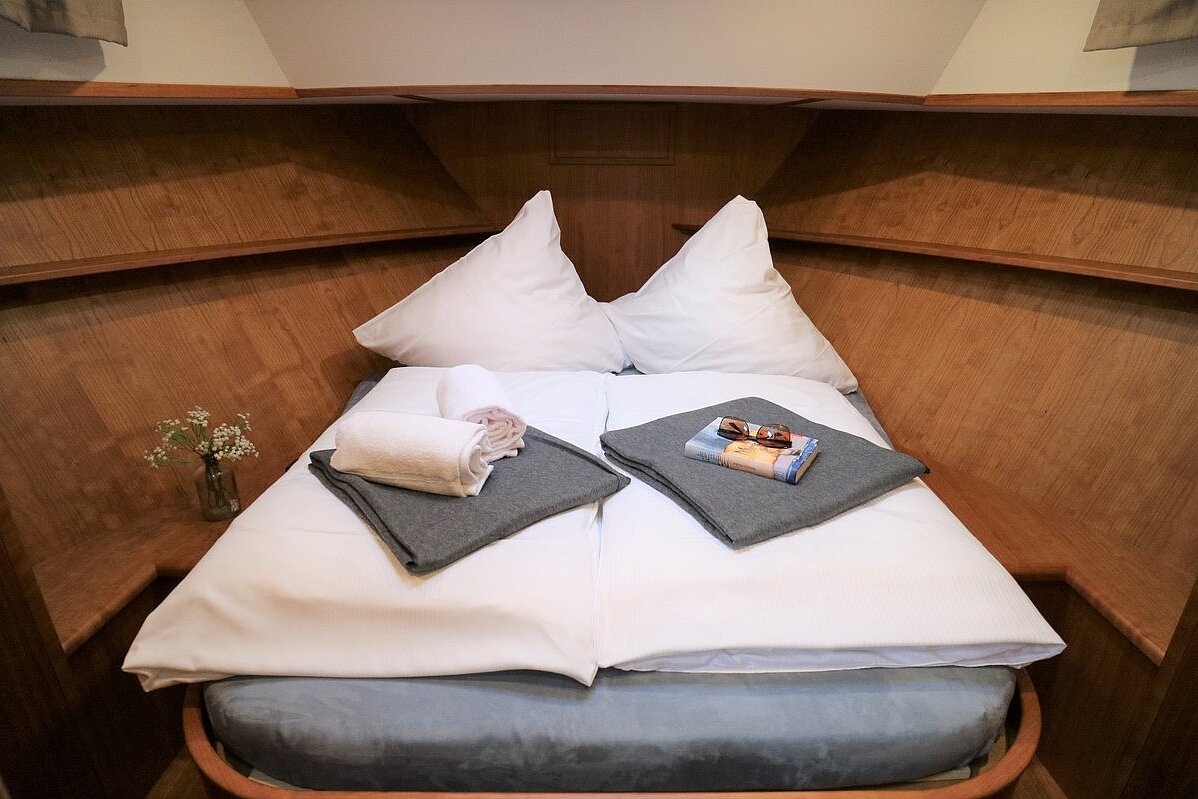 Dieses Bild zeigt unsere Yacht Charlie Brown - Concordia 108 AC - Schlafkabine
