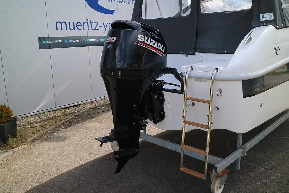 Dieses Bild zeigt unser Motorboot Saver 590 Cabin - Motor