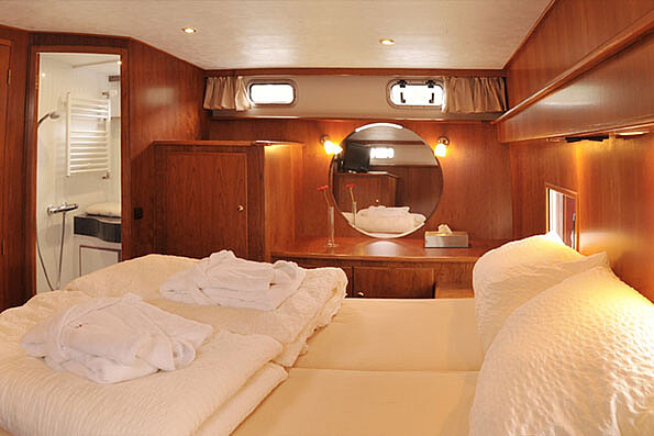 Dieses Bild zeigt unsere Yacht ZORA - Vacance 1350 - Schlafkabine anderer Winkel