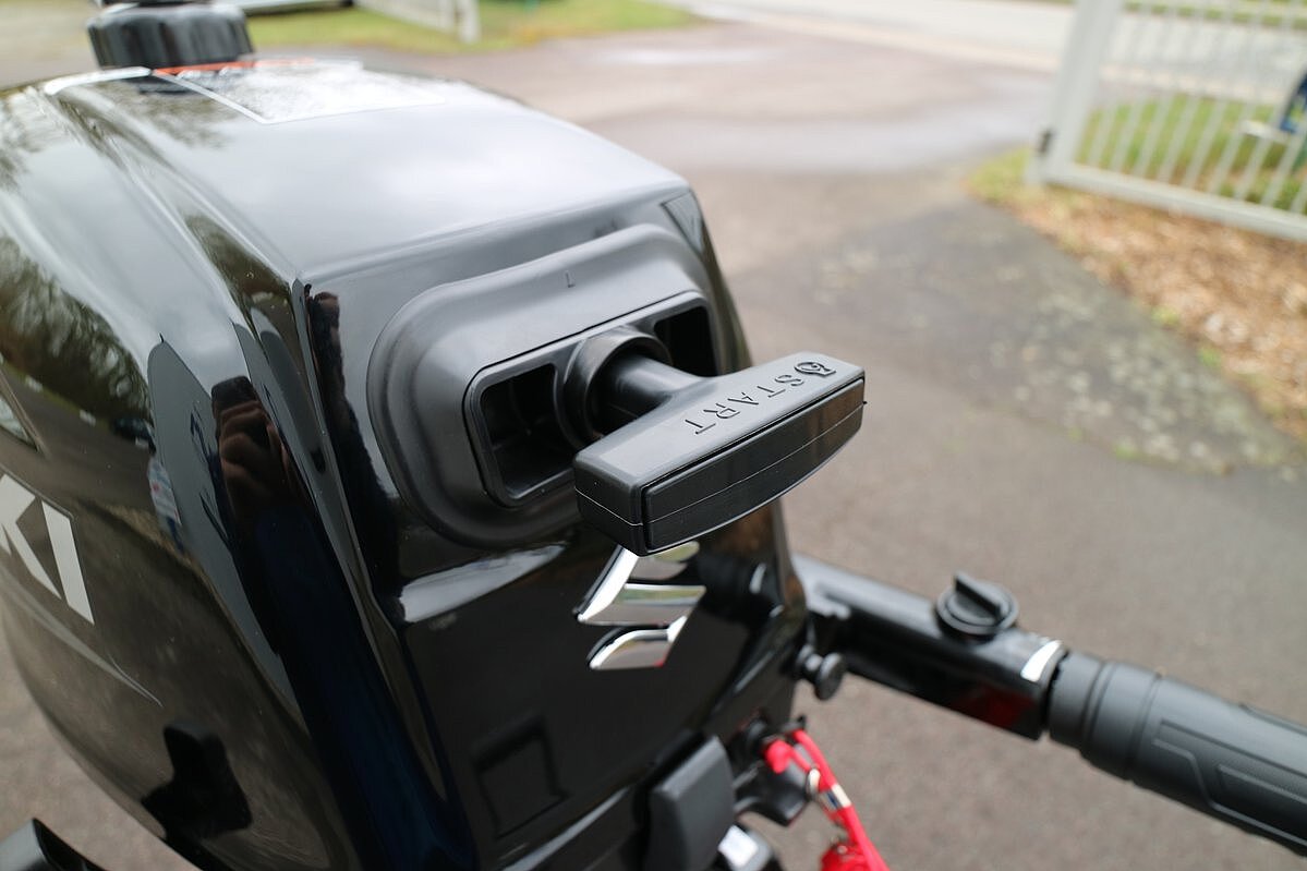 Dieses Bild zeigt den Motor Suzuki DF 5 AS.