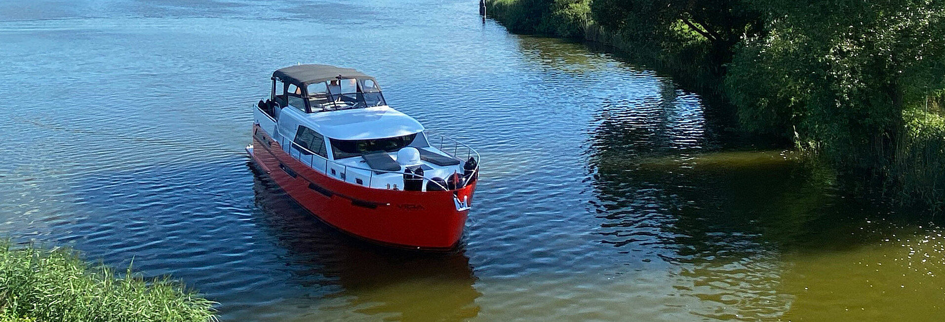 Dieses Bild zeigt unsere Yacht Vida - Discovery 47AC Luxury